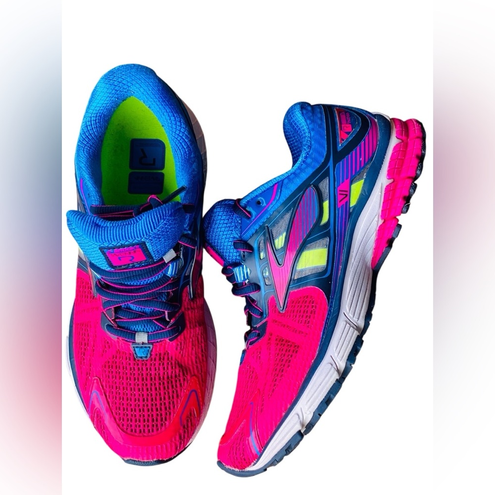 Brooks Ravenna 7 Women’s Running Shoes Size 8 Hot Pink & Blue Stability Trainer